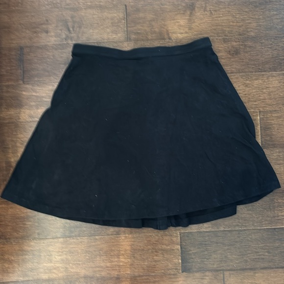 Black mini skirt - Picture 4 of 4